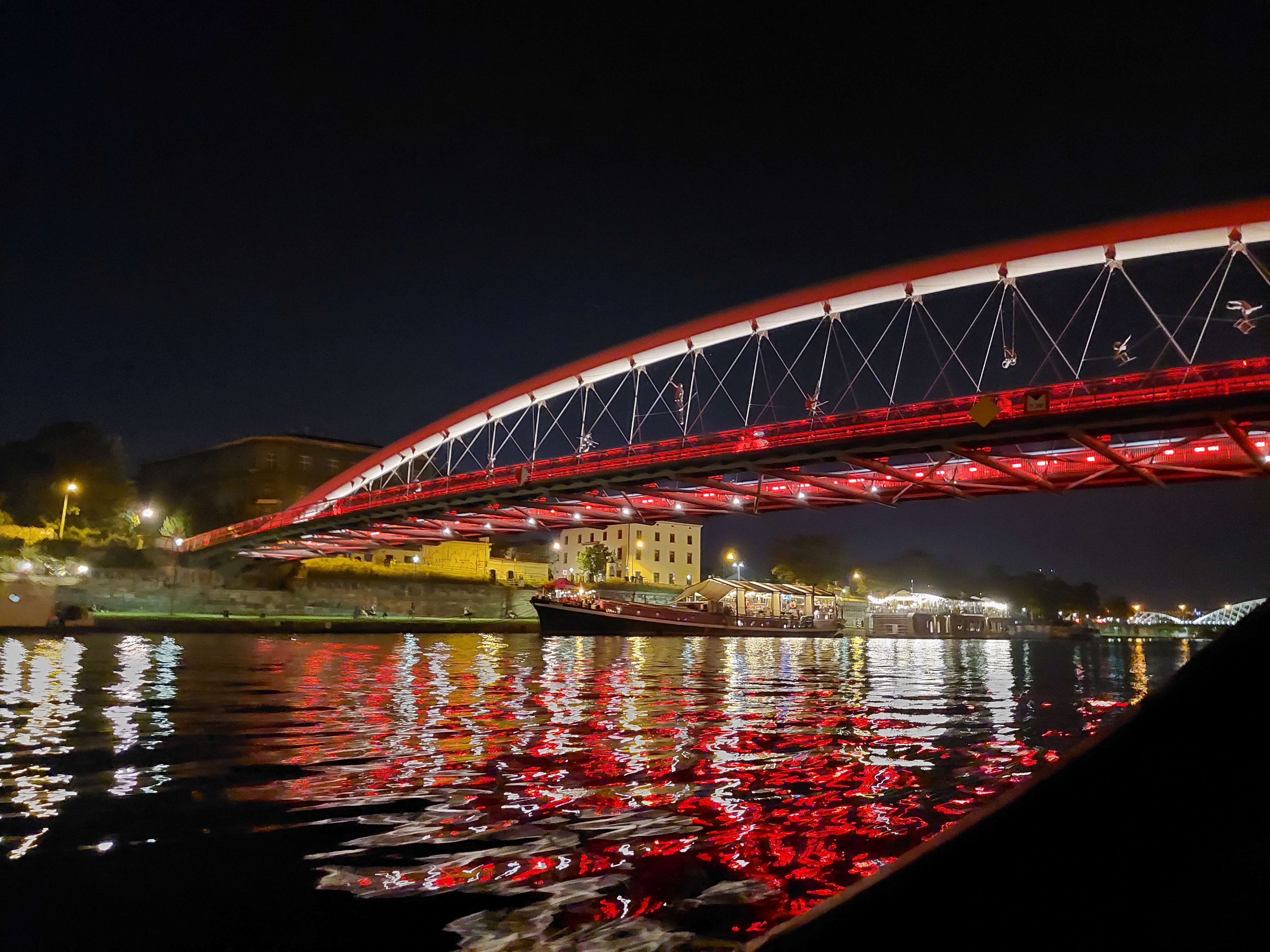 20240812_213727_swiatlamiasta3